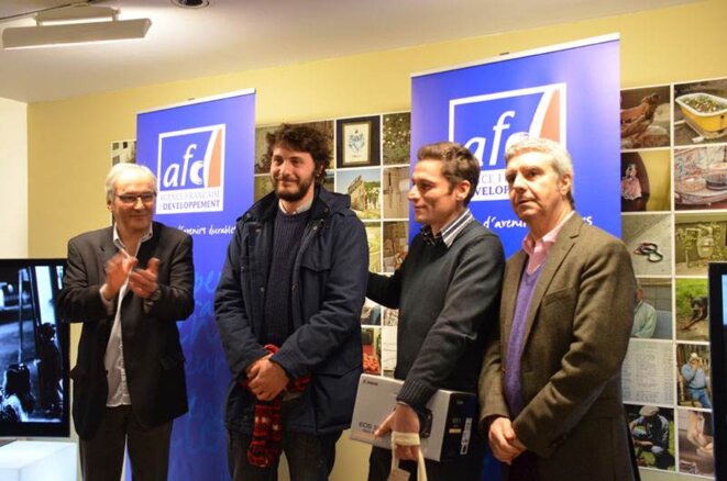 L'équipe du webdoc reçoit son prix © Geneviève Delalot L'équipe du webdoc reçoit son prix © Geneviève Delalot